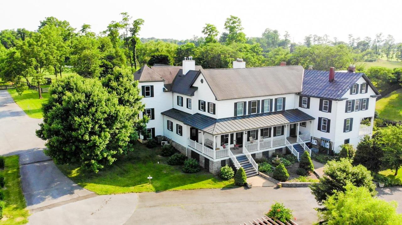 The Manor At Airmont Bed & Breakfast Purcellville Exterior photo
